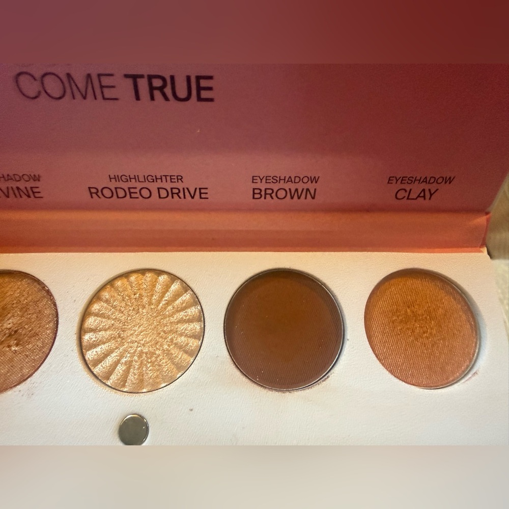 Luxe signature Champagne Wishes Eyeshadow Palette highlighter cream frost brown - Picture 2 of 6